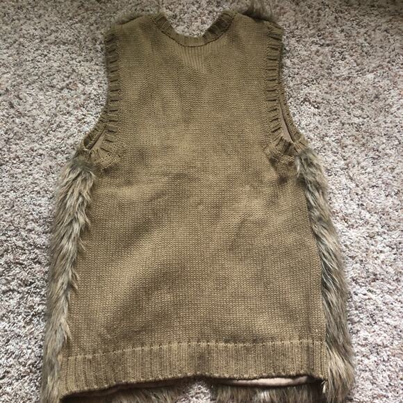 XHILARATION • Faux Fur Brown Sweater Vest - Picture 4 of 5